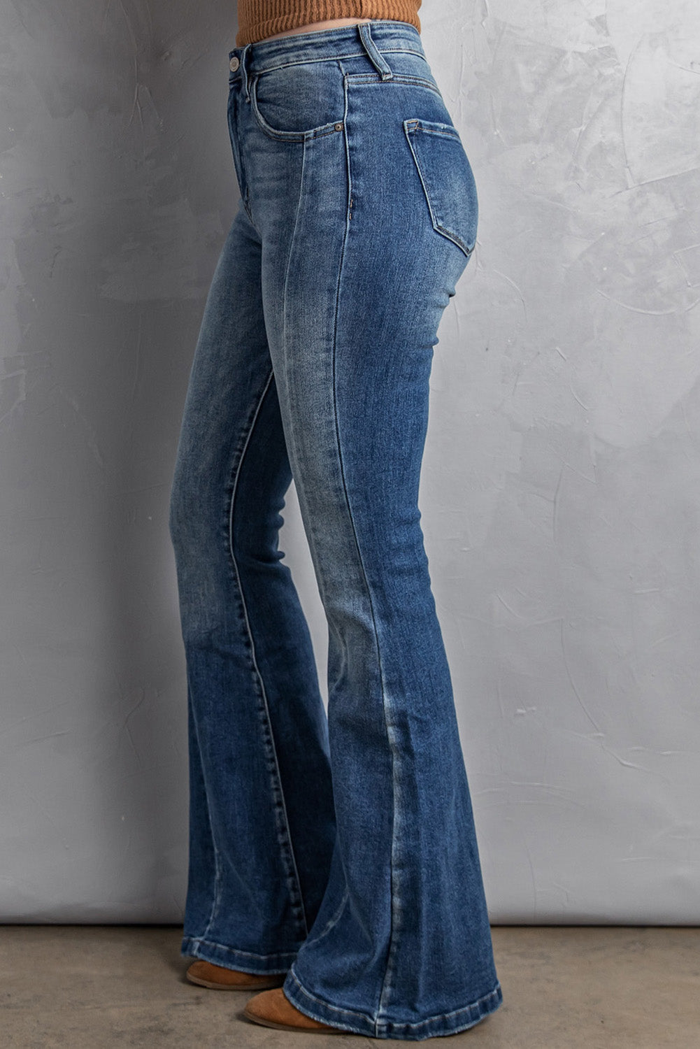 Jean évasé taille haute avec poches