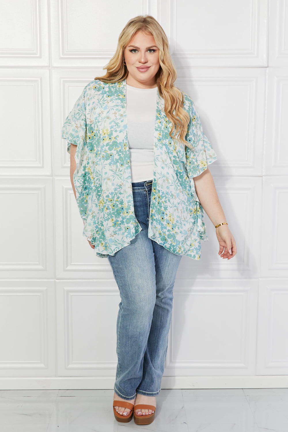 Justin Taylor – Fields of Poppy – Grüner Kimono mit Blumenmuster