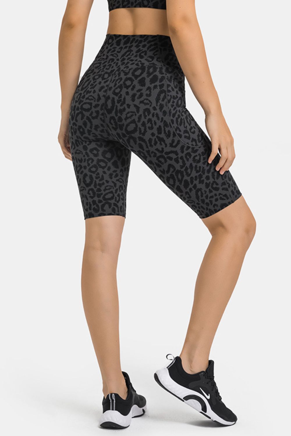 Bikershorts mit hoher Taille und Taschen