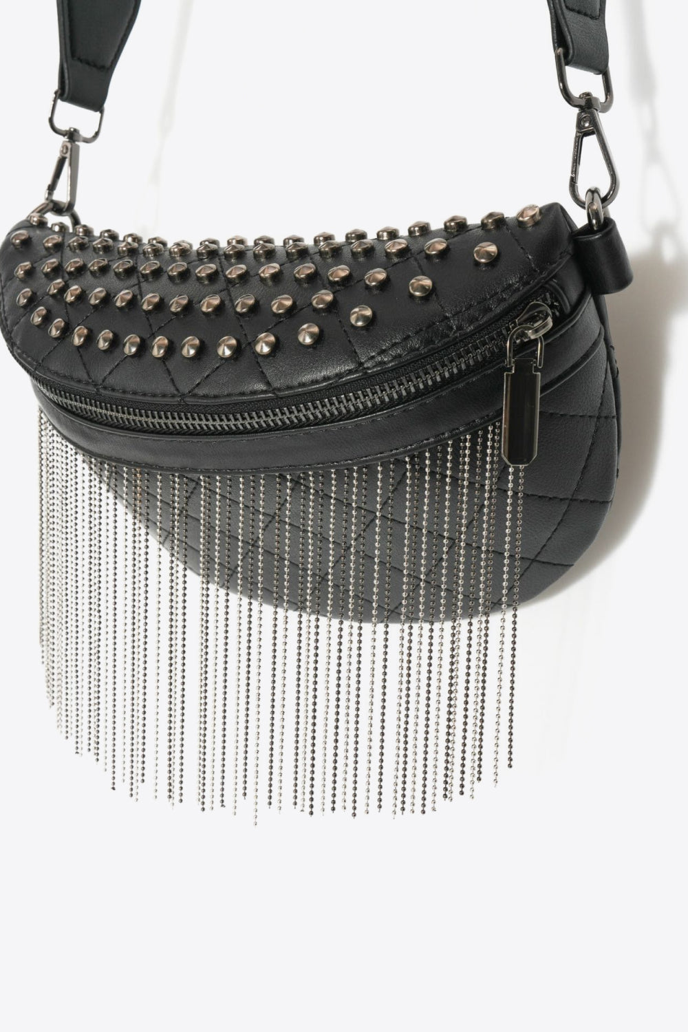 Schultertasche aus PU-Leder mit Nieten und Fransen