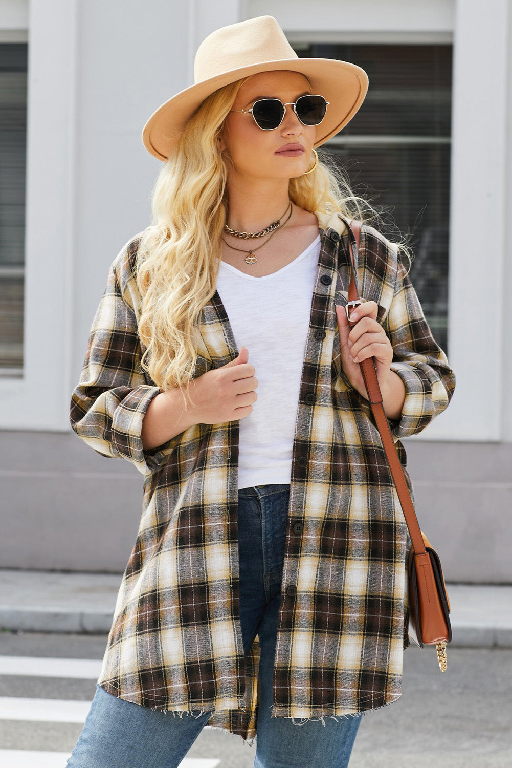Chemise boutonnée à carreaux grande taille avec ourlet incurvé