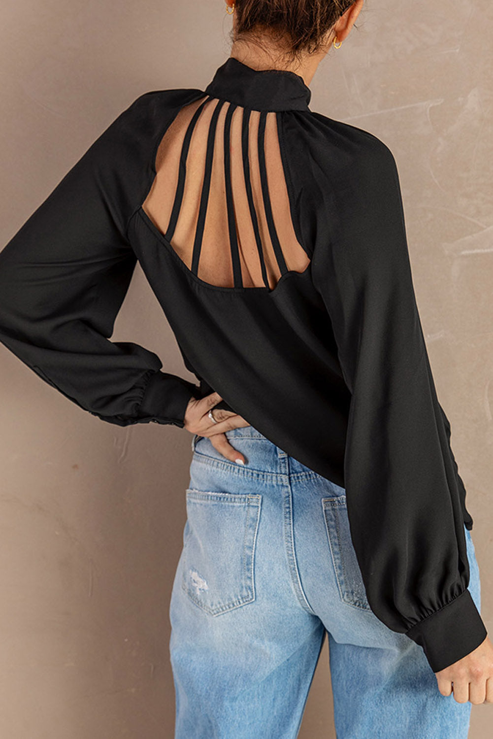 Chemise à col noué et bretelles dans le dos