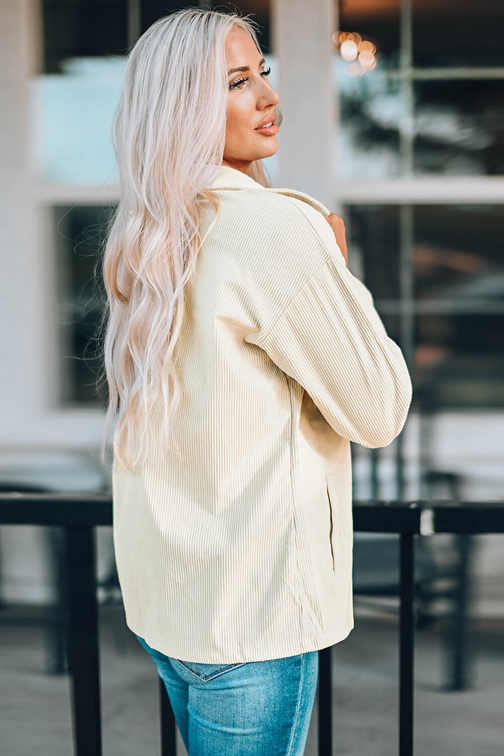 Chemise texturée côtelée à boutons et poches