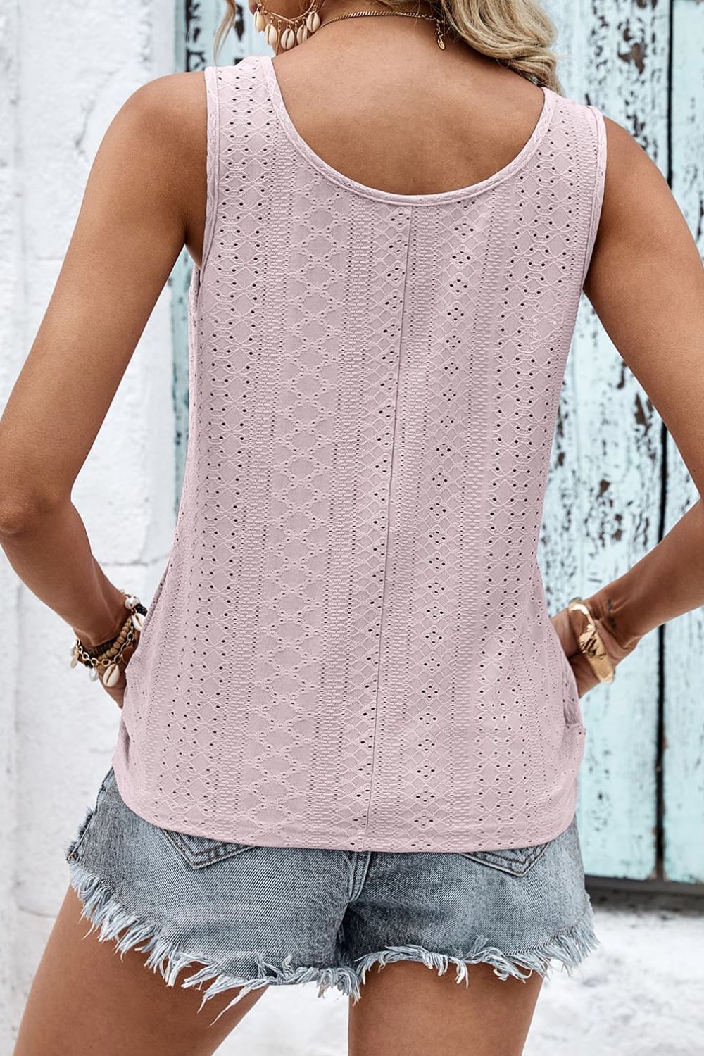Tanktop mit dekorativem Knopfsaumdetail und Ösen