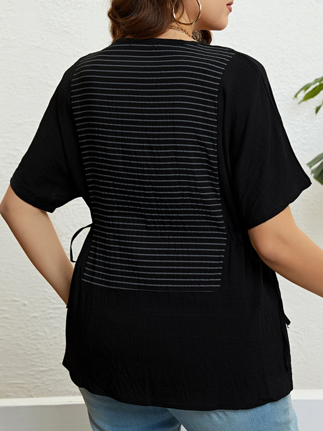 Haut rayé fendu avec cordon de serrage grande taille