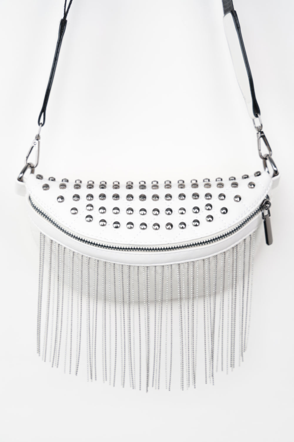 Schultertasche aus PU-Leder mit Nieten und Fransen
