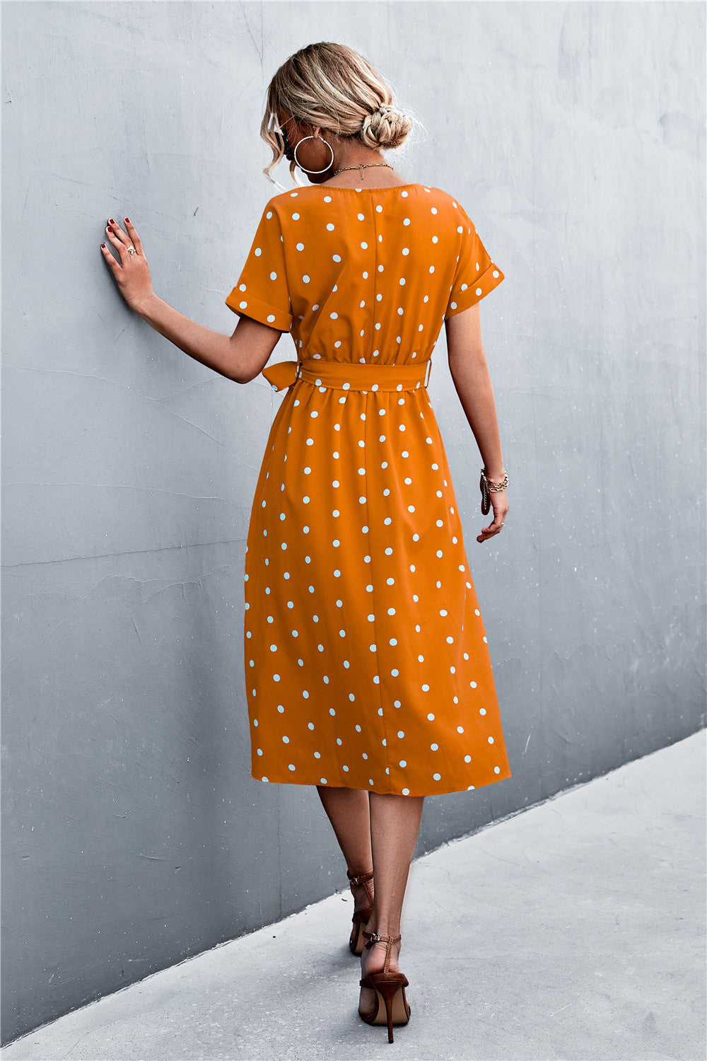 Robe à pois et col rond avec poches