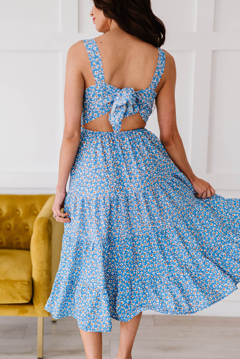 Robe sans manches à dos ouvert et à petites fleurs