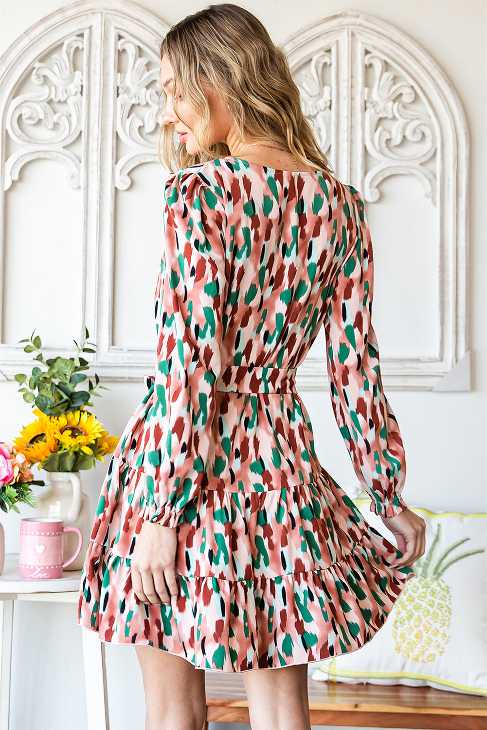 Robe imprimée à col en V et manches longues à volants