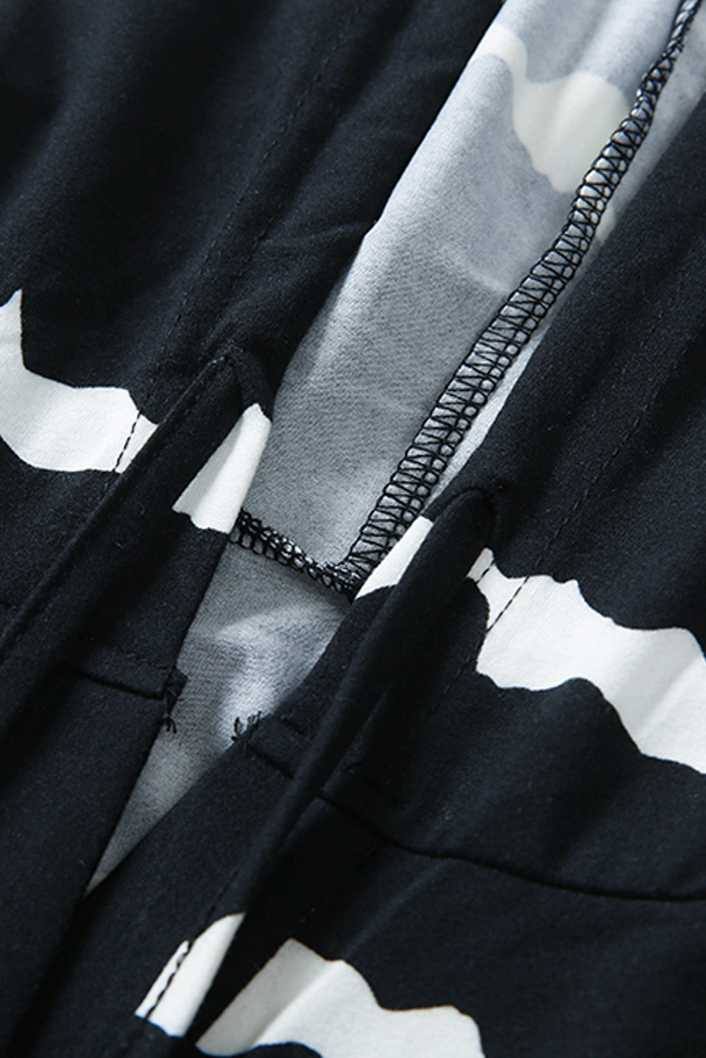 Gestreifter Hoodie mit halbhohem Knopf und Kordelzug