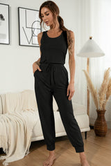 Jogger-Overall mit Rundhalsausschnitt und Kordelzug in der Taille