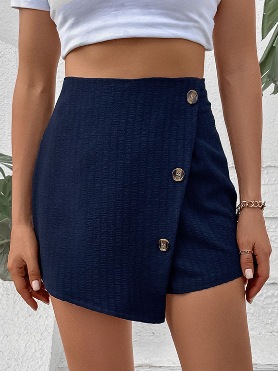 Shorts mit hohem Bund und Reißverschluss hinten