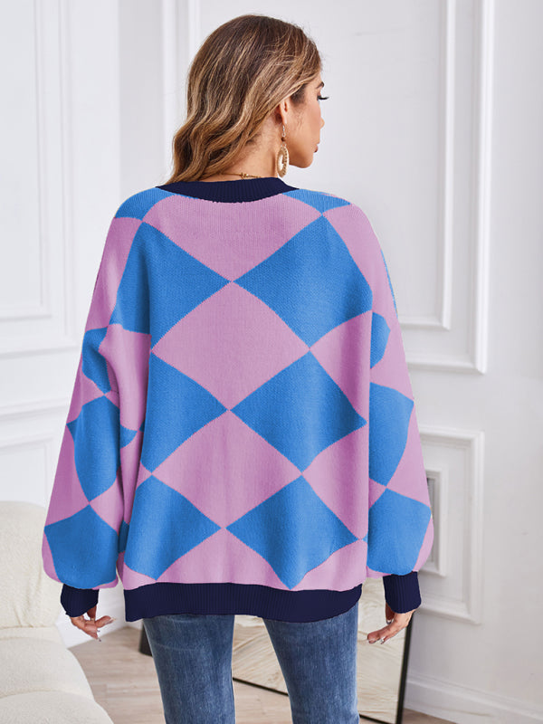 Lässige, lockere Strickjacke mit geometrischem Muster und V-Ausschnitt 