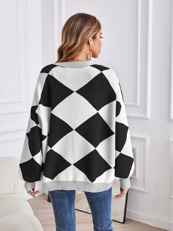 Lässige, lockere Strickjacke mit geometrischem Muster und V-Ausschnitt 