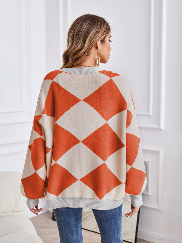 Lässige, lockere Strickjacke mit geometrischem Muster und V-Ausschnitt 