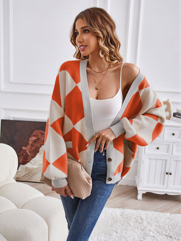 Lässige, lockere Strickjacke mit geometrischem Muster und V-Ausschnitt 